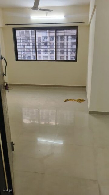 Room in 2 BHK Apartment at Kurla East – for Rent