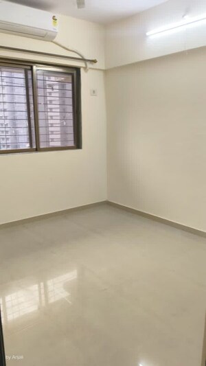 Room in 2 BHK Apartment at Kurla East – for Rent