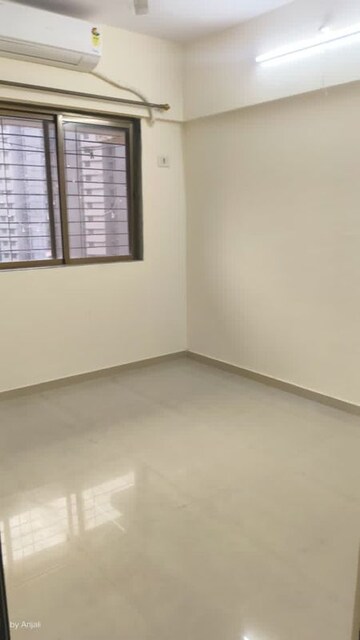 Room in 2 BHK Apartment at Kurla East – for Rent