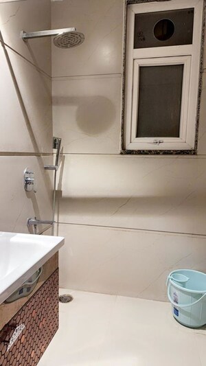 Bathroom in 3.5 BHK Builder Floor at Safdarjung Enclave – for Rent