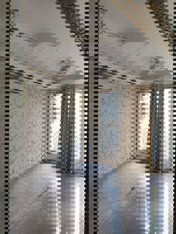 3 BHK + Servant Room Builder Floor For Rent in Chittaranjan Park