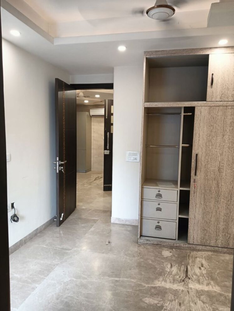 Room, chittaranjan park 3 Bedroom 160 Sq.Yd. Builder Floor In Chittaranjan Park Delhi 9854846