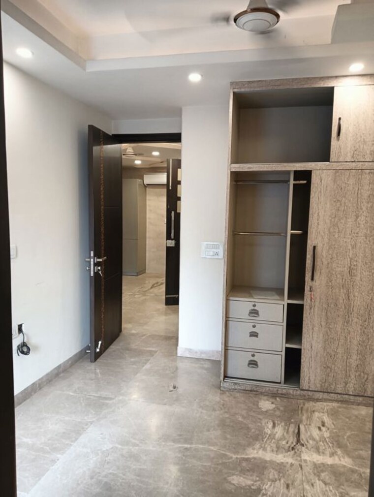 Room, chittaranjan park 3 Bedroom 160 Sq.Yd. Builder Floor In Chittaranjan Park Delhi 9854846