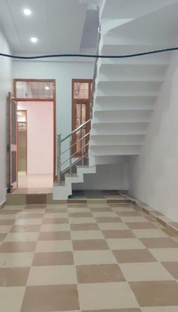 undefined, indira nagar 4 Bedroom 1050 Sq.Ft. Villa In Indira Nagar Lucknow 9854853