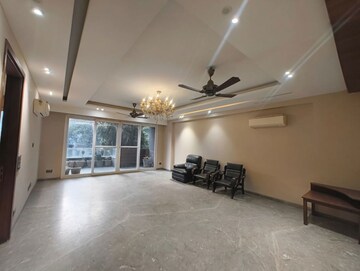 Room in 3 BHK Builder Floor at Greater Kailash ii – for Rent