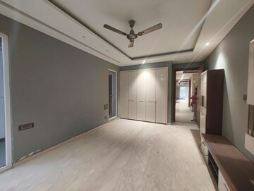 Room in 3 BHK Builder Floor at Greater Kailash ii – for Rent