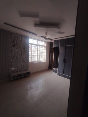 Room in 6 BHK Independent House at Vineet Khand – for Sale