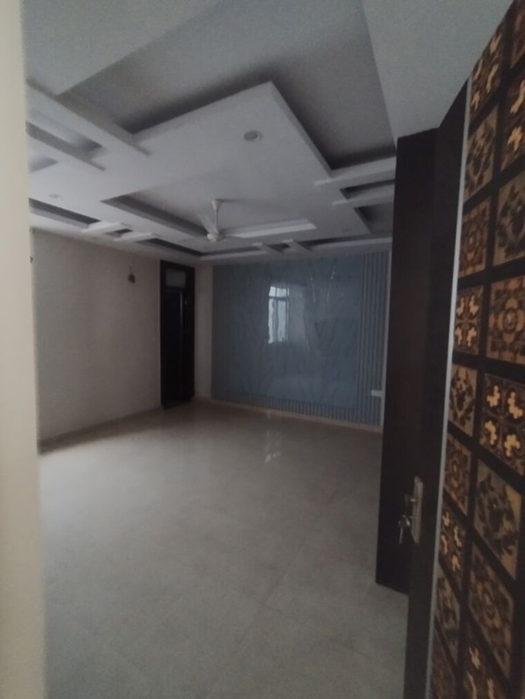 Room, vineet khand 6 Bedroom 3200 Sq.Ft. Independent House In Vineet Khand Lucknow 9854858