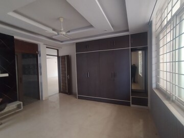 Room in 6 BHK Independent House at Vineet Khand – for Sale