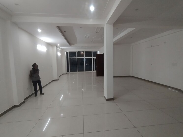 undefined, gomti nagar Commercial Office Space 1450 Sq.Ft. In Gomti Nagar Lucknow 9847636