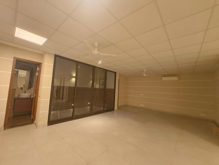 Floor Plan, greater kailash ii Commercial Office Space 300 Sq.Yd. In Greater Kailash ii Delhi 9854865