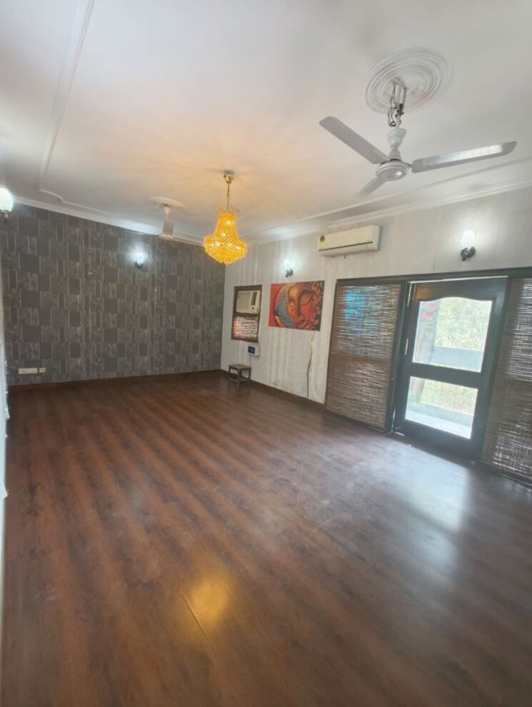 Bedroom, masjid moth 2 Bedroom 1100 Sq.Ft. Builder Floor In Masjid Moth Delhi 9854875