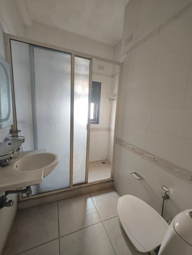 Bathroom, masjid moth 2 Bedroom 1100 Sq.Ft. Builder Floor In Masjid Moth Delhi 9854875