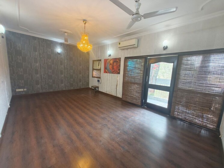 Bedroom, masjid moth 2 Bedroom 1100 Sq.Ft. Builder Floor In Masjid Moth Delhi 9854875