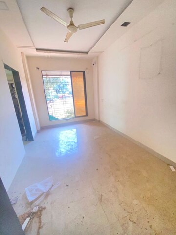 Room in 4 BHK Apartment at Wadhwa TW Gardens, Kandivali East – for Rent