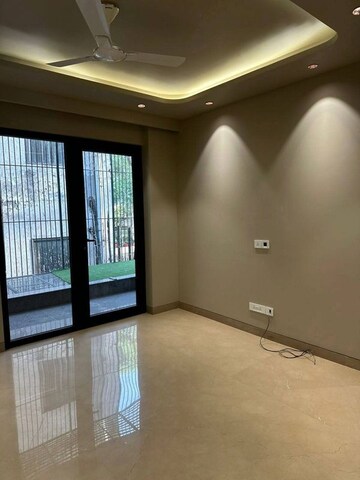 Room in 3 BHK Builder Floor at Ansal Plaza Sector-23, Sector 23 – for Rent