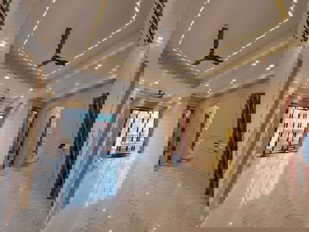 3.5 BHK + Servant Room,Extra Room Builder Floor For Sale in East Of Kailash