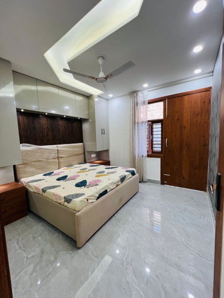 Bedroom, suraj vihar 4 Bedroom 1080 Sq.Ft. Builder Floor In Suraj Vihar Delhi 9854930