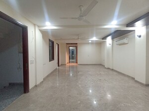 Room in 3 BHK Builder Floor at Greater Kailash ii – for Rent