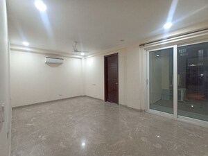 Room in 3 BHK Builder Floor at Greater Kailash ii – for Rent