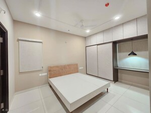 Room in 2 BHK Apartment at Aparna Zenon, Puppalaguda – for Rent