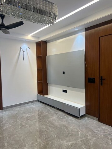 Room in 4 BHK Apartment at Ansal API Esencia, Sector 67 – for Sale