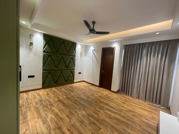 Room in 4 BHK Apartment at Ansal API Esencia, Sector 67 – for Sale