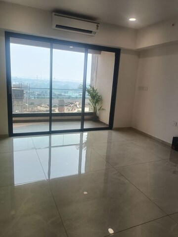 Room in 3 BHK Apartment at Godrej Horizon Wadala, Wadala – for Sale