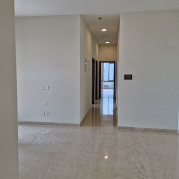 Room in 3 BHK Apartment at Piramal Mahalaxmi, Mahalaxmi – for Rent