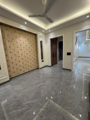 Room in 4 BHK Builder Floor at Ansal API Esencia, Sector 67 – for Sale