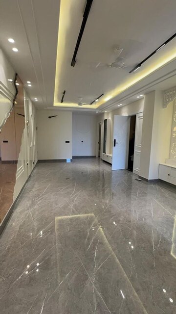 Room in 4 BHK Builder Floor at Ansal API Esencia, Sector 67 – for Sale