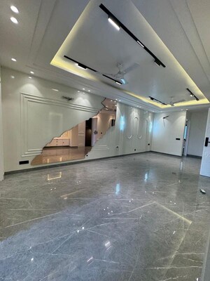 Building Lobby in 4 BHK Builder Floor at Ansal API Esencia, Sector 67 – for Sale