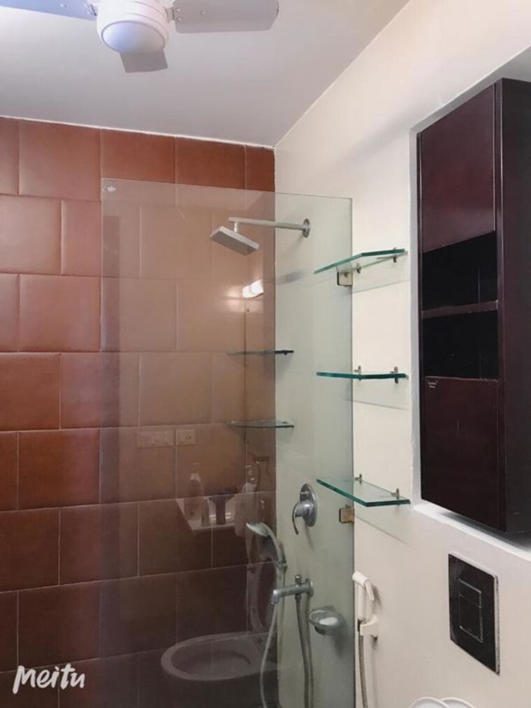 Bathroom, greater kailash i 3 Bedroom 1800 Sq.Ft. Builder Floor In Greater Kailash I Delhi 9855047