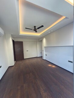 4 BHK + Pooja Room,Servant Room Builder Floor For Sale in Nirvana Country
