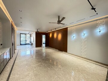 Room in 4 BHK Builder Floor at Emaar Marbella, Sector 66 – for Sale