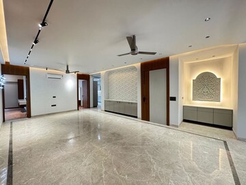 Room in 4 BHK Builder Floor at Emaar Marbella, Sector 66 – for Sale