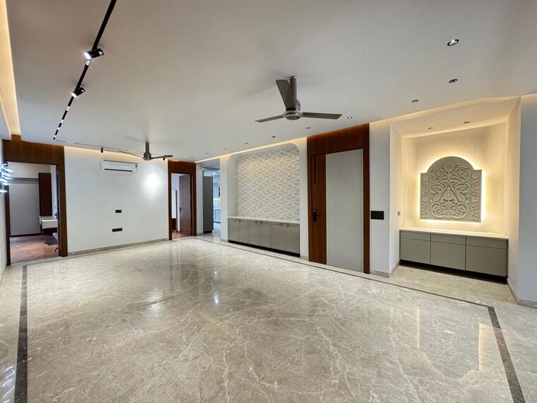 Room, emaar-marbella 4 Bedroom 2500 Sq.Ft. Builder Floor In Sector 66 Gurgaon 9855057