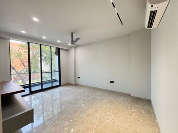 Room in 4 BHK Builder Floor at Emaar Marbella, Sector 66 – for Sale