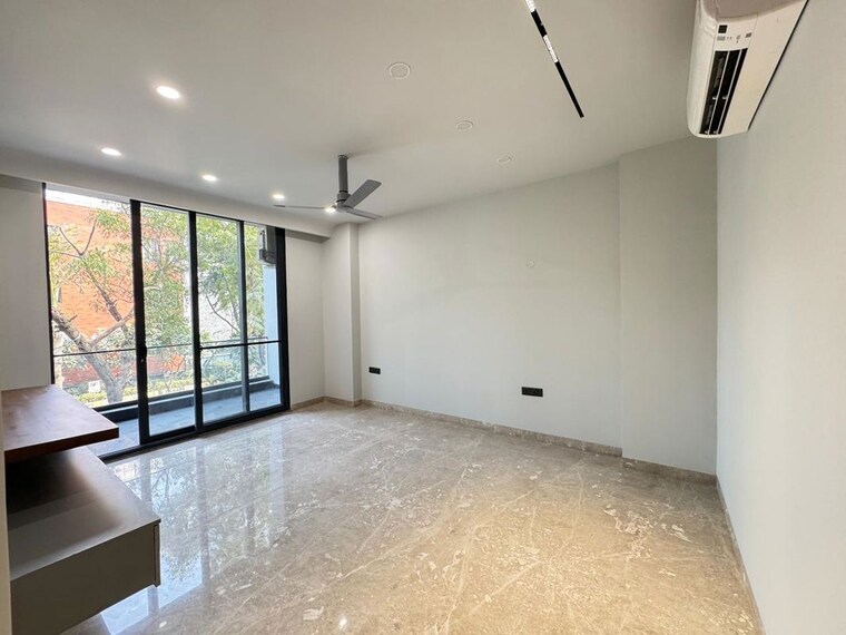 Room, emaar-marbella 4 Bedroom 2500 Sq.Ft. Builder Floor In Sector 66 Gurgaon 9855057