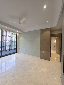 4 BHK + Pooja Room,Servant Room Builder Floor For Sale in Emaar Marbella