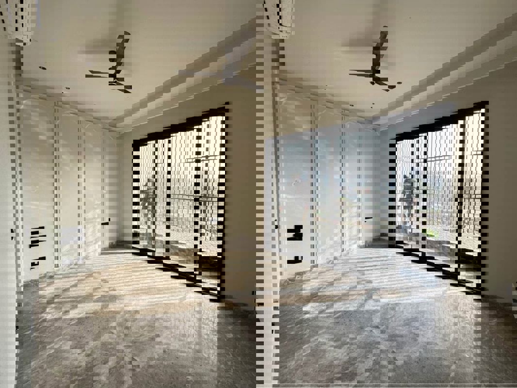 3.5 BHK + Servant Room Builder Floor For Sale in Nirvana Country