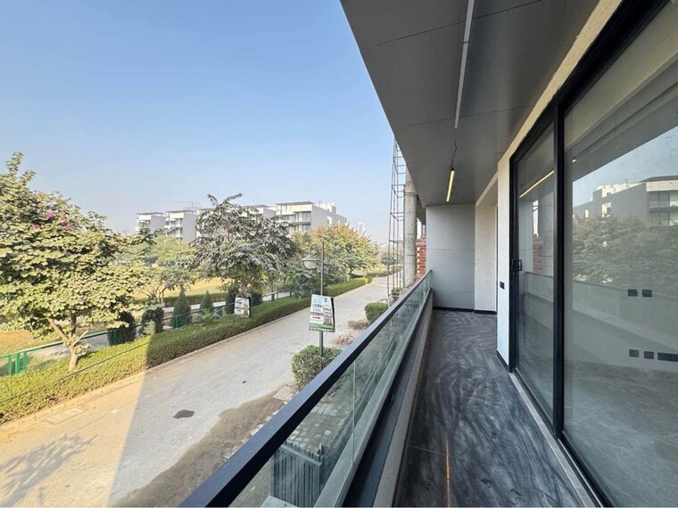 Balcony, nirvana country 3.5 Bedroom 1850 Sq.Ft. Builder Floor In Nirvana Country Gurgaon 9855088