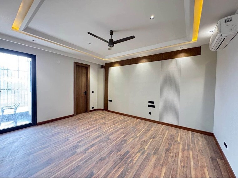 Room, nirvana country 3.5 Bedroom 1850 Sq.Ft. Builder Floor In Nirvana Country Gurgaon 9855088