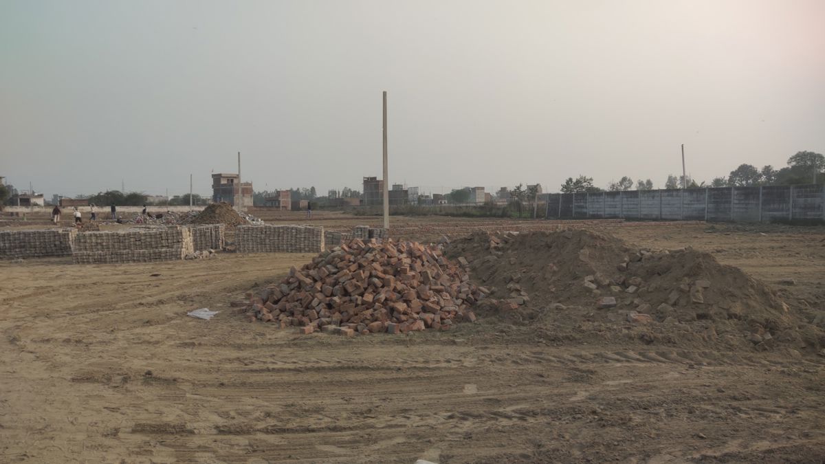 Plot For Sale in Nijampur Malhaur