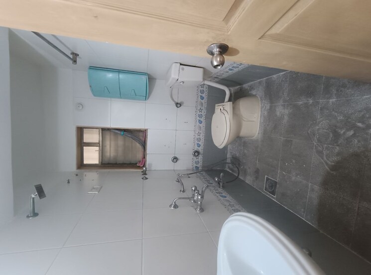 Bathroom, runwal-garden-city 2 Bedroom 720 Sq.Ft. Apartment In Balkum Pada Thane 9855113