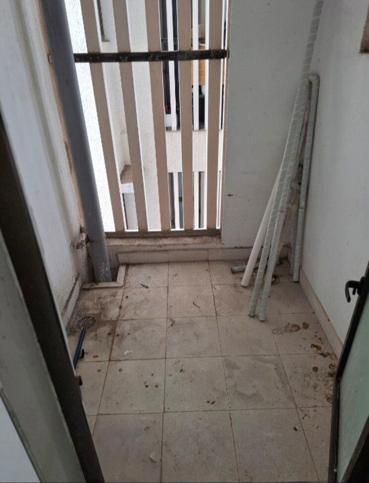 Balcony, dosti-vihar 2 Bedroom 600 Sq.Ft. Apartment In Samata Nagar Thane 9492855