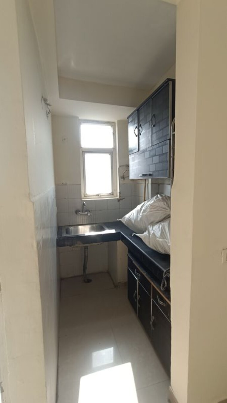 Kitchen, aditya-celebrity-homes 1 Bedroom 550 Sq.Ft. Apartment In Sector 76 Noida 9855126