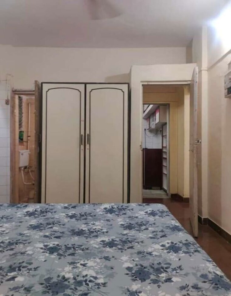 Room, malad west Pg For Boys & Girls In Malad West 9855136