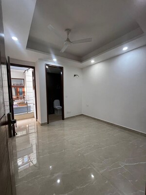 Room in 2 BHK Builder Floor at Chattarpur – for Rent