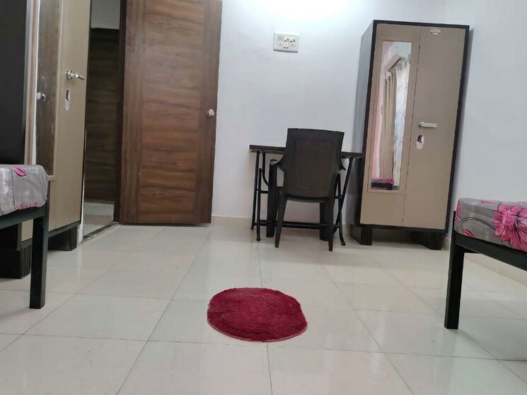 Room, naupada Pg For Boys & Girls In Naupada 9855150